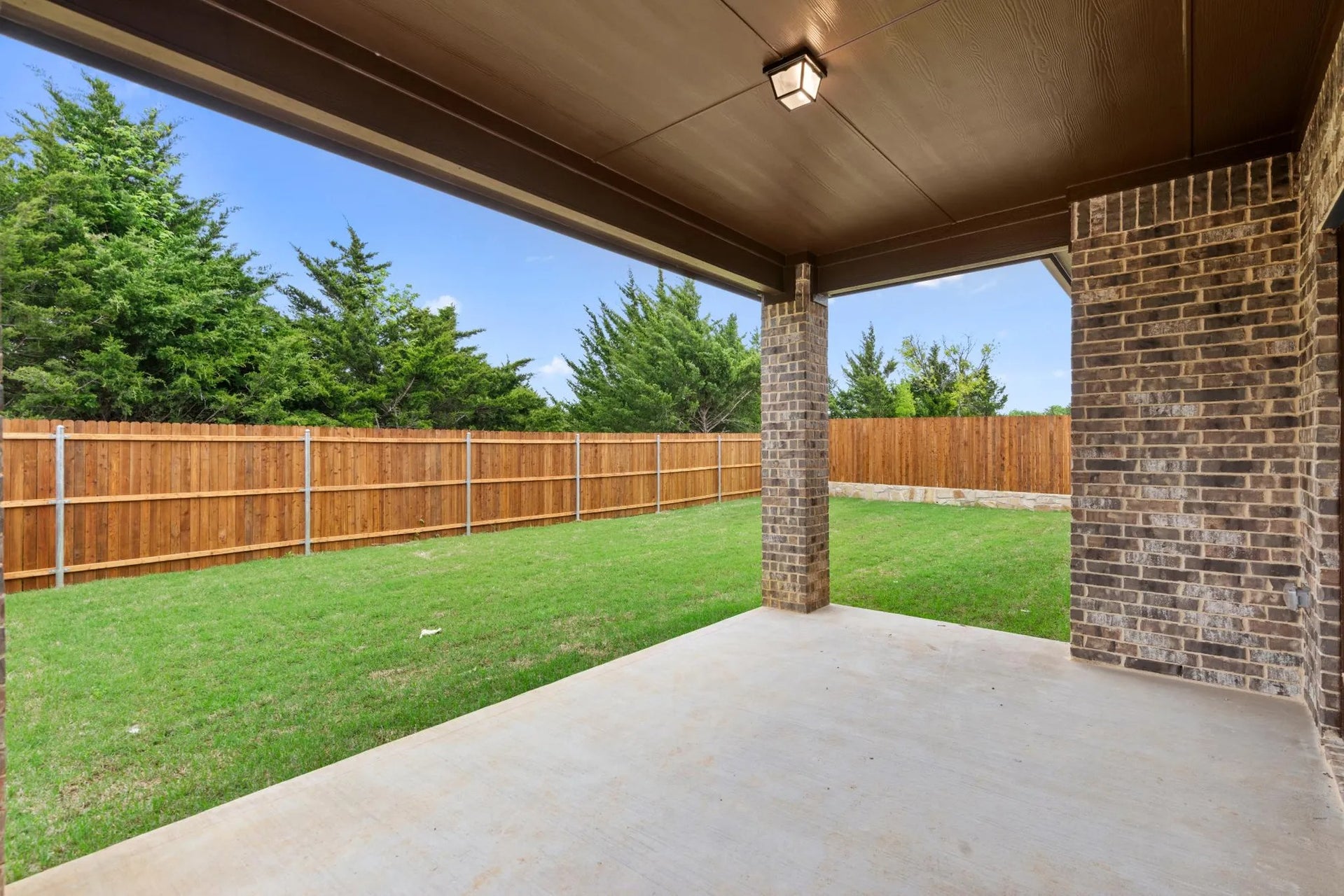 2,404sf New Home in Granbury, TX