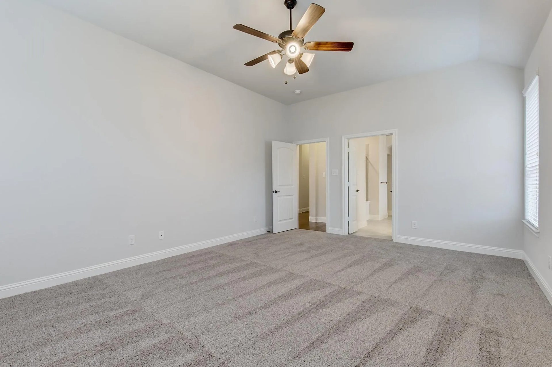 4br New Home in Burleson, TX