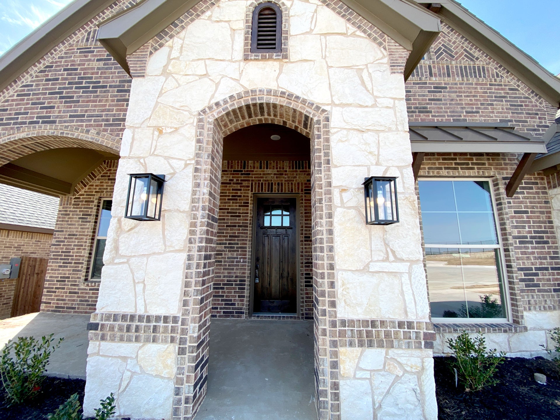 2,641sf New Home in Burleson, TX