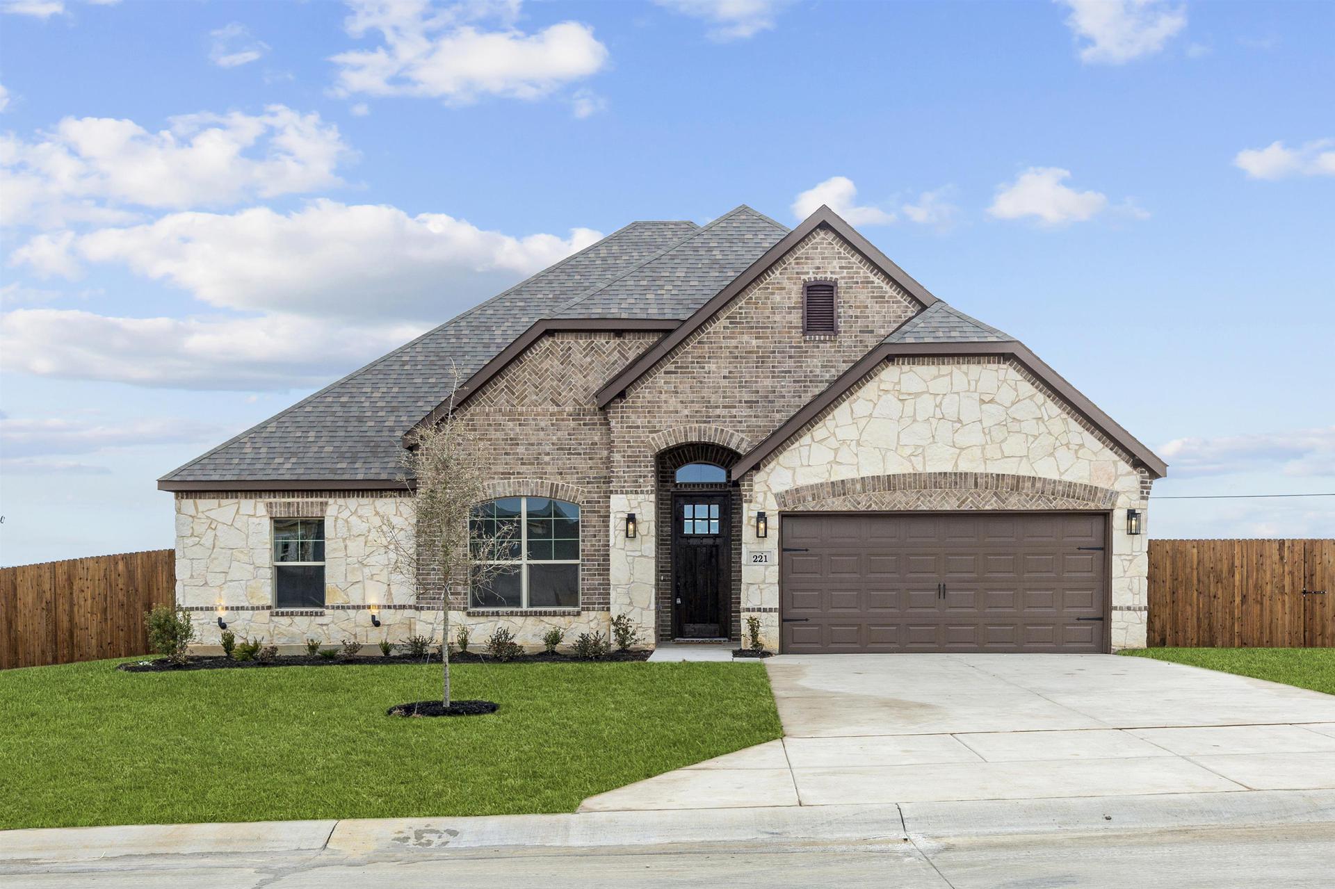 4br New Home in Godley, TX