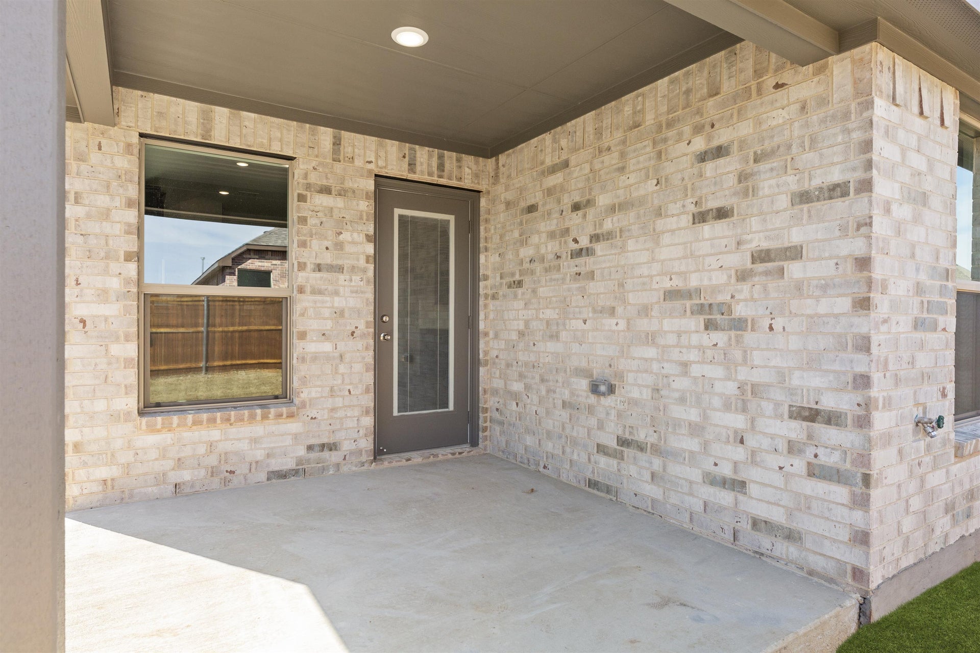 2,011sf New Home in Crowley, TX