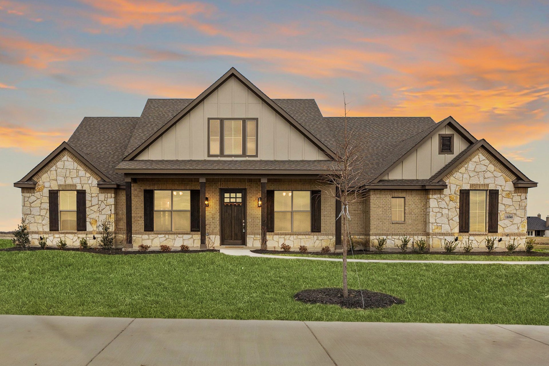 2586 C with Stone. Gunter, TX New Home