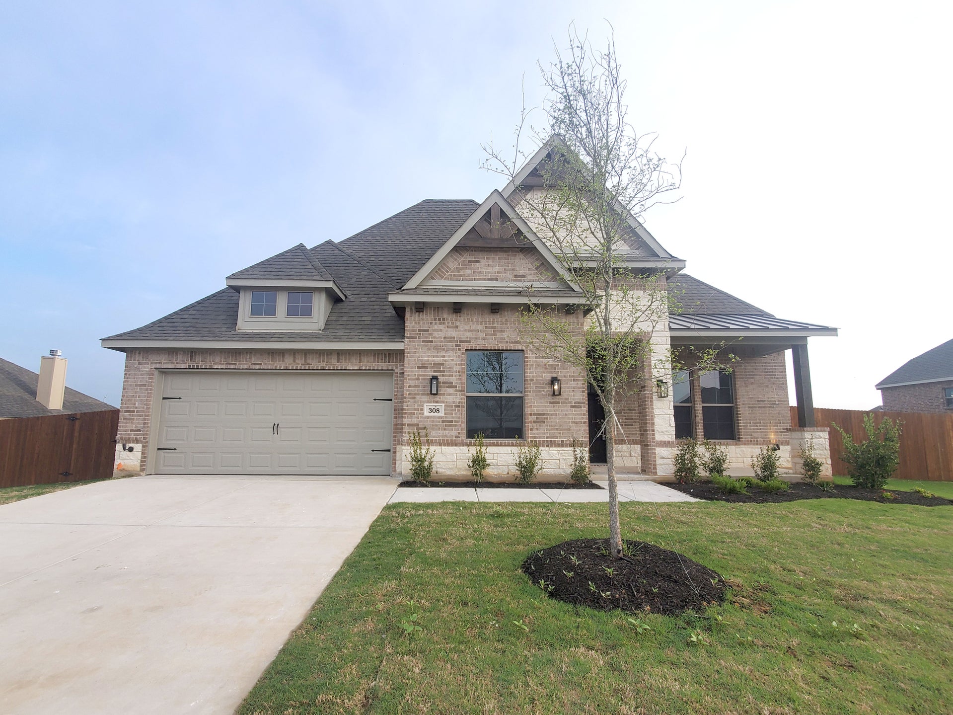 4br New Home in Godley, TX