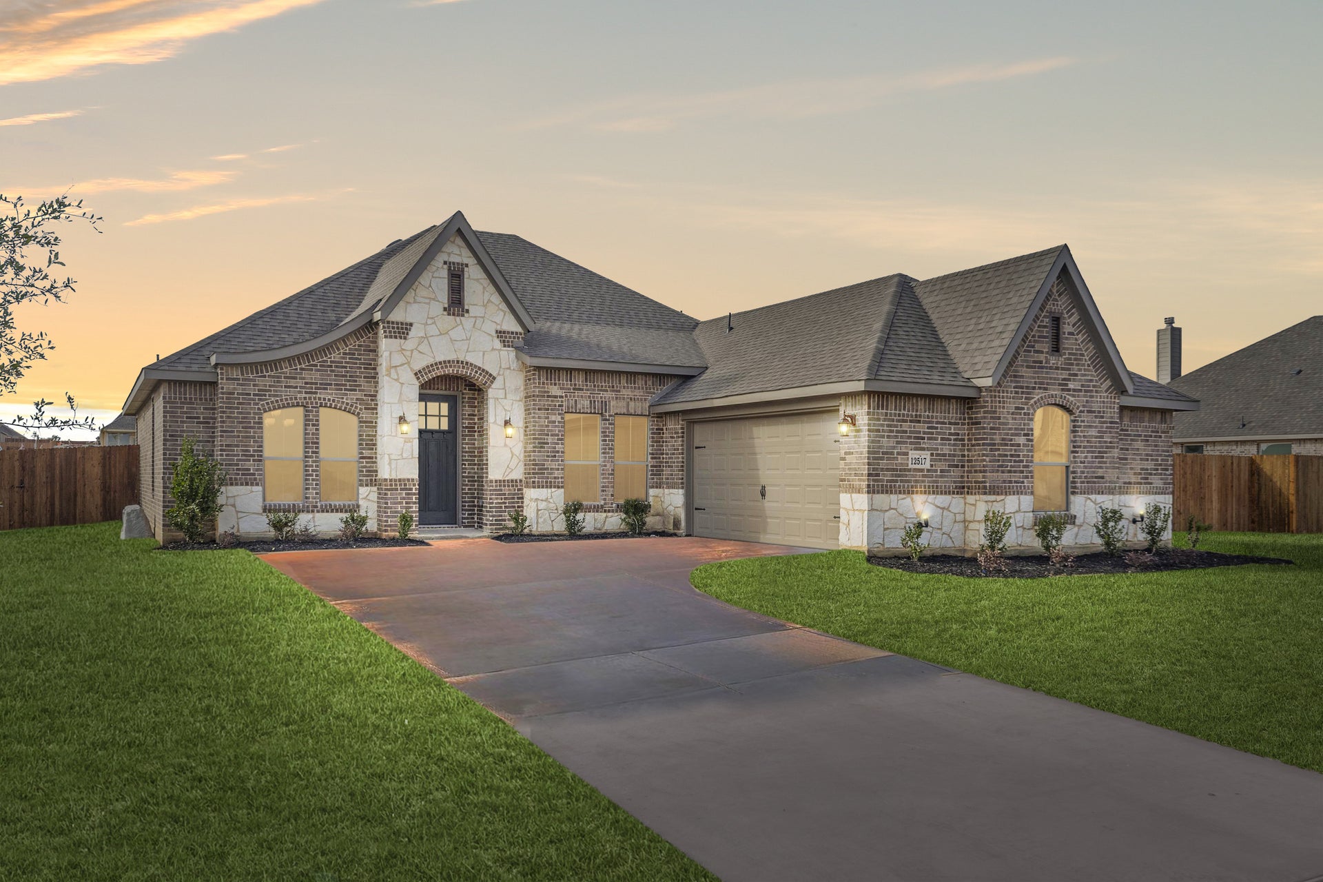 2267 A with Stone. 2,267sf New Home in Midlothian, TX