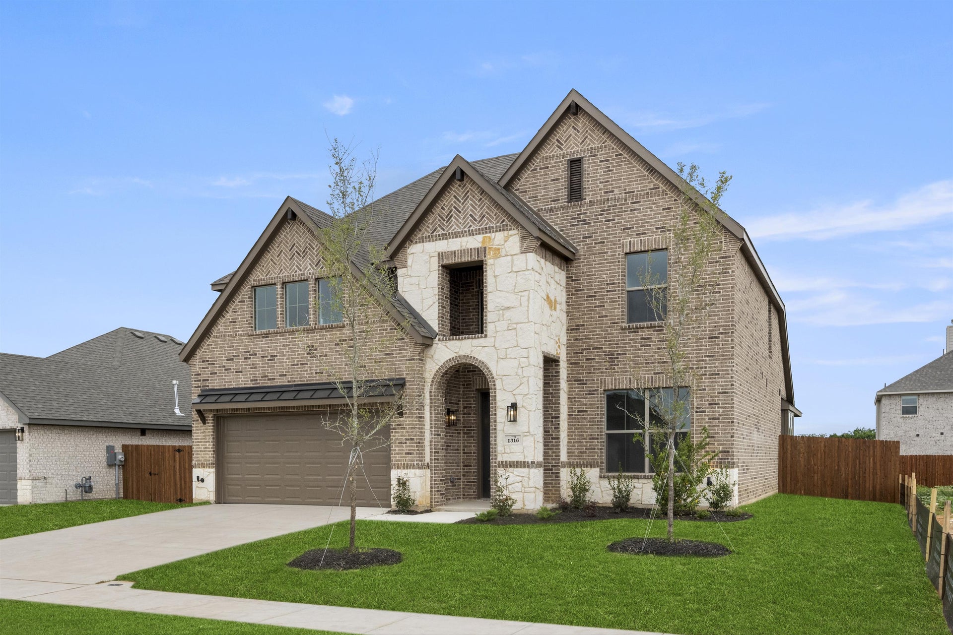 5br New Home in Crowley, TX