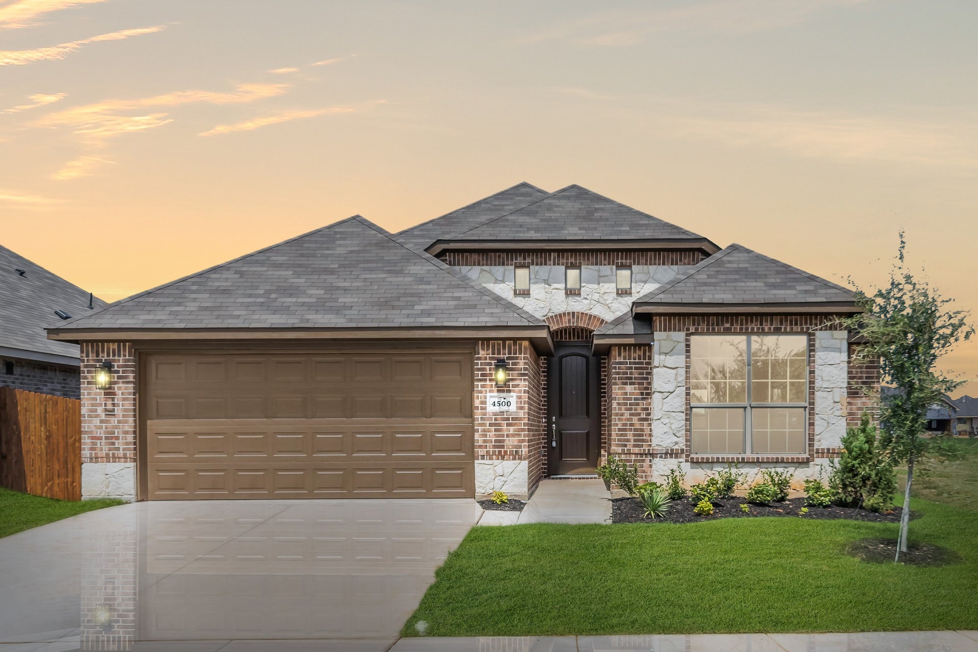 1638 A with Stone. 1,638sf New Home in Fort Worth, TX