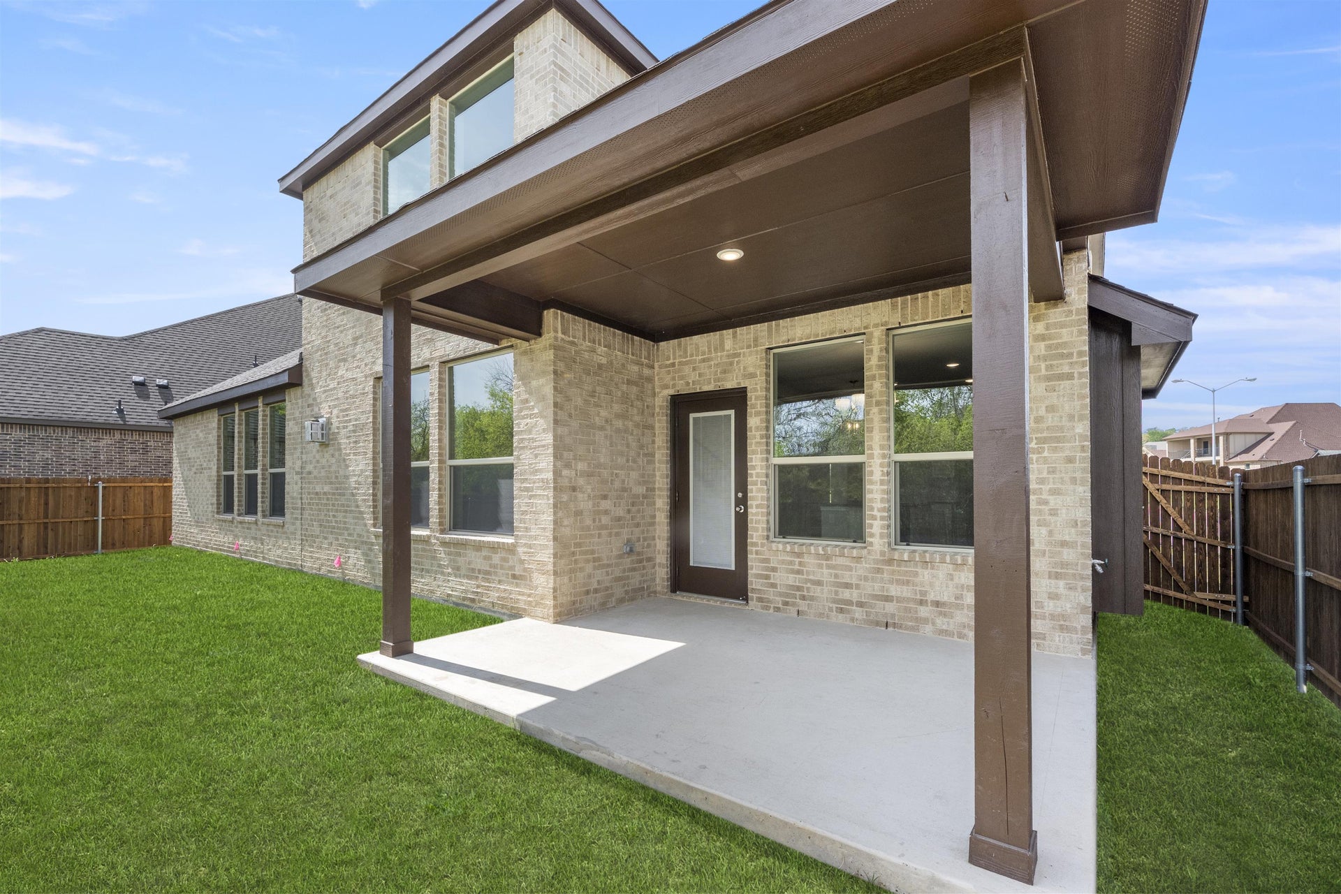 3,135sf New Home in Burleson, TX