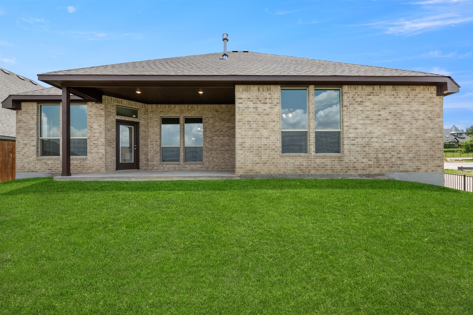 2,267sf New Home in Burleson, TX