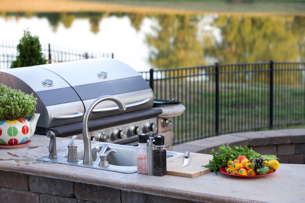 Essential Tips for Creating Your Perfect Outdoor Kitchen